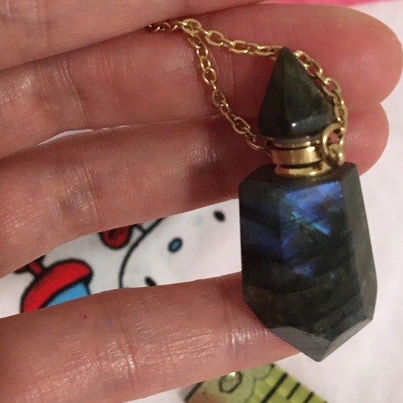 Stone Bottle Diffuser Neclace - Picture 2 of 10